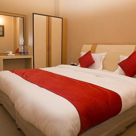 Oyo 3345 Shubham Beach Hotel Puri Exterior foto