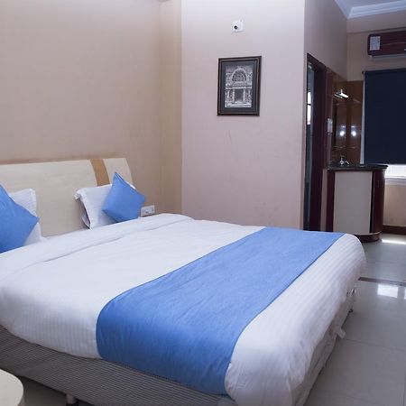 Oyo 3345 Shubham Beach Hotel Puri Exterior foto