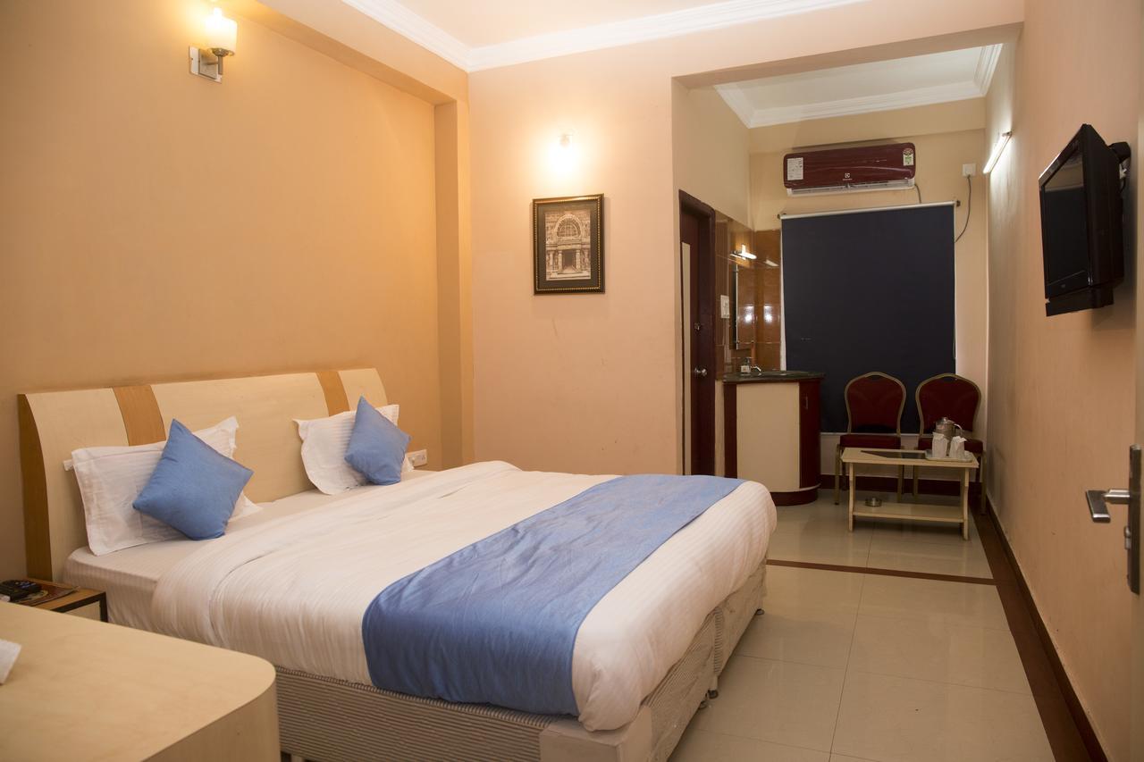 Oyo 3345 Shubham Beach Hotel Puri Exterior foto