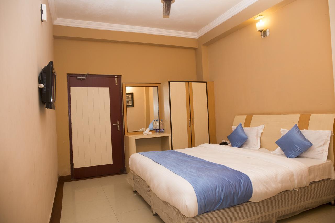 Oyo 3345 Shubham Beach Hotel Puri Exterior foto